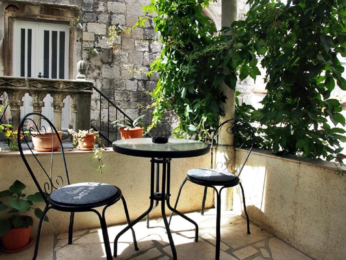 Rooms & Studio Stipcic Trogir Eksteriør billede