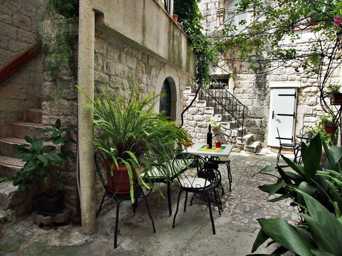 Rooms & Studio Stipcic Trogir Eksteriør billede