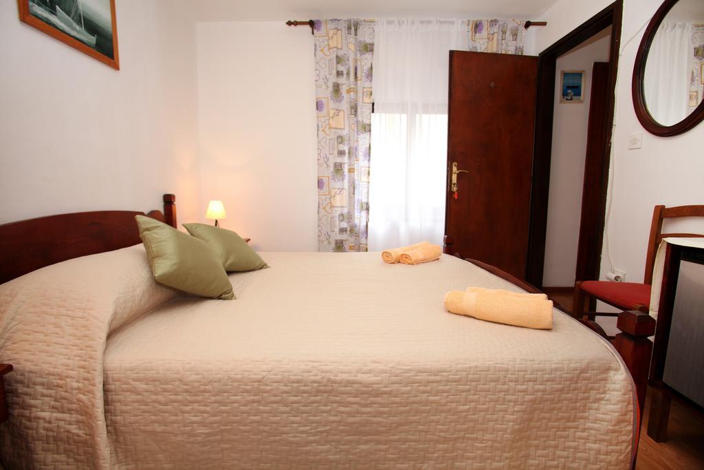 Rooms & Studio Stipcic Trogir Eksteriør billede