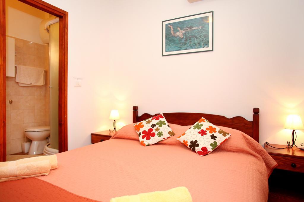 Rooms & Studio Stipcic Trogir Eksteriør billede