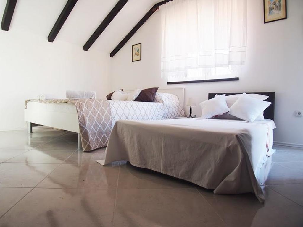 Rooms & Studio Stipcic Trogir Eksteriør billede